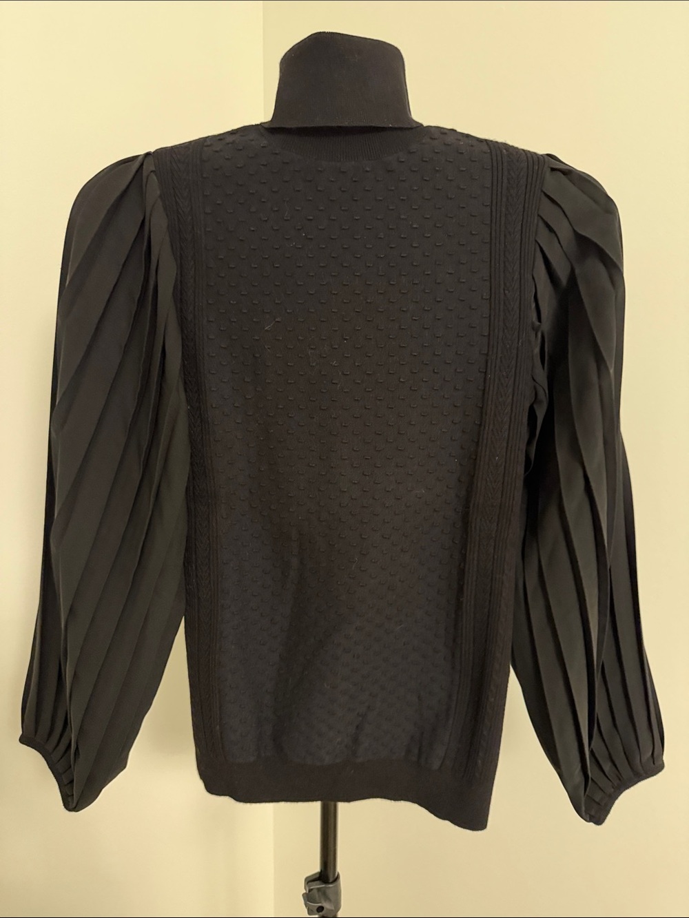 White House Black Market Black Textured Puff-Sleeve Sweater